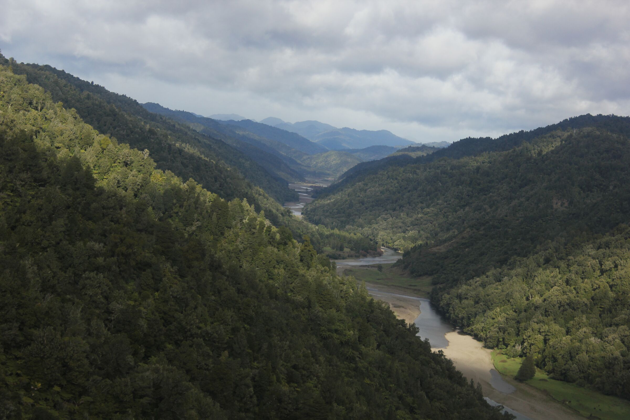 Ōhinemataroa river valley at Rūātoki